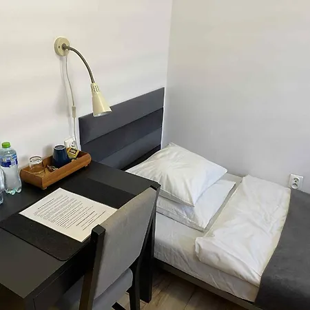 Δωμάτια σε οικογενειακή κατοικία Nest