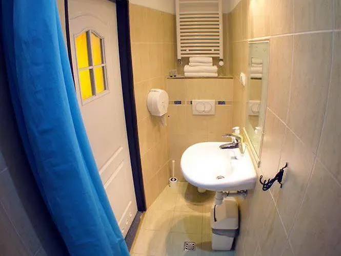 Nest 홈스테이 포즈난